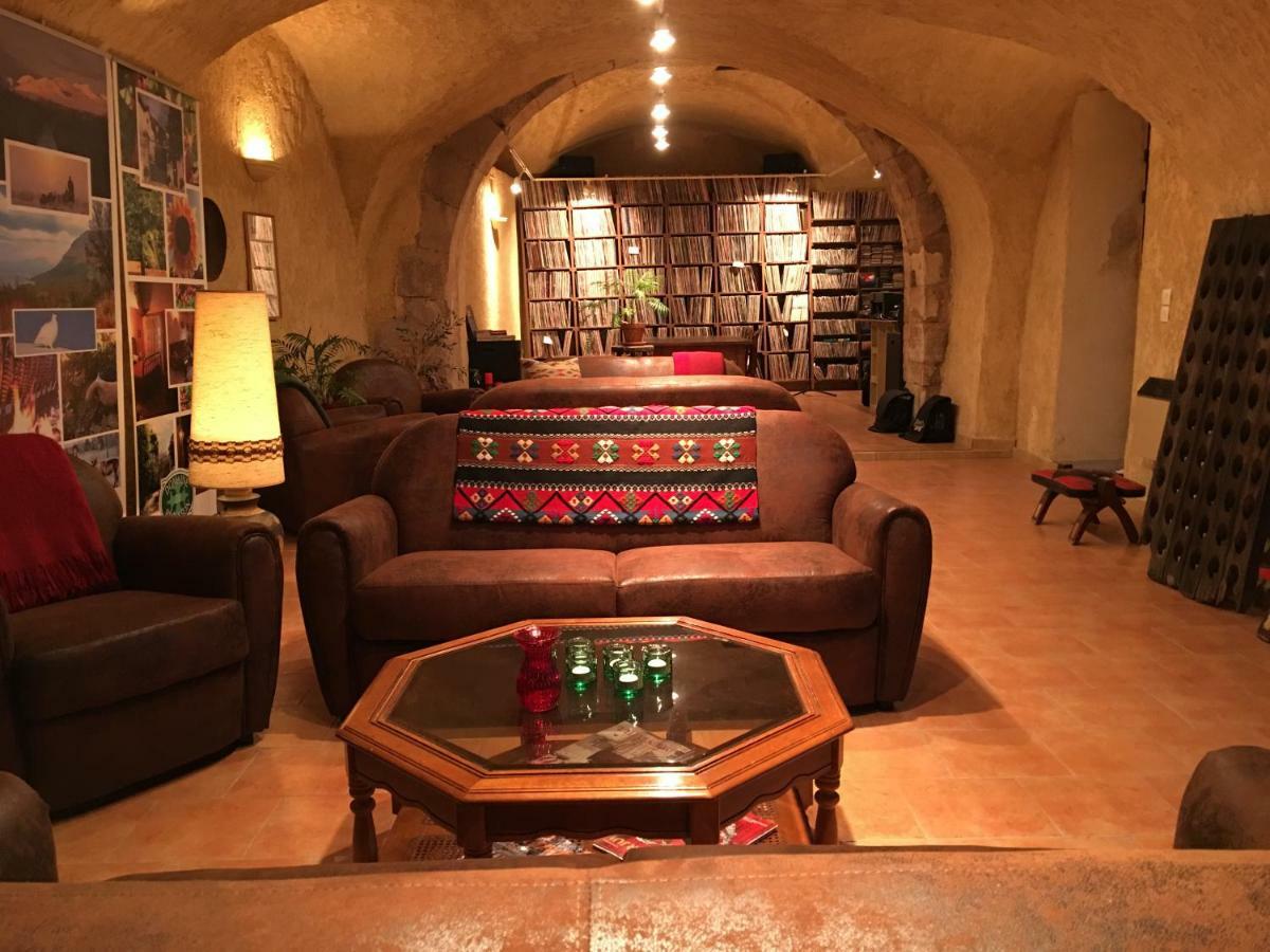 Domaine De Brousson Acomodação com café da manhã La Tour-sur-Orb Exterior foto